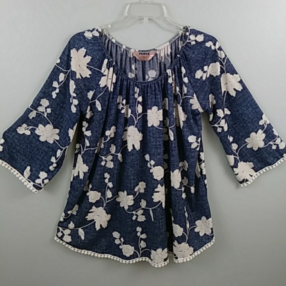 SJS Women’s 3/4 sleeve too.  Size large